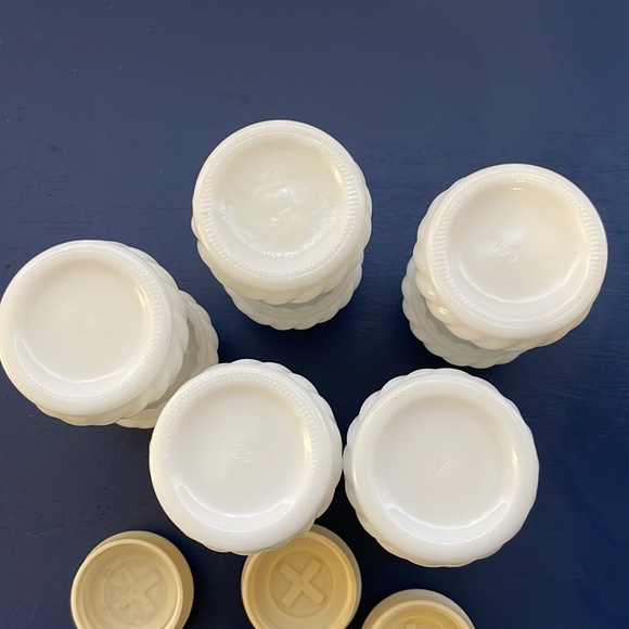 Vintage Set OF 5 Hazel Atlas Milk Glass Spice Jars - Picture 7 of 7